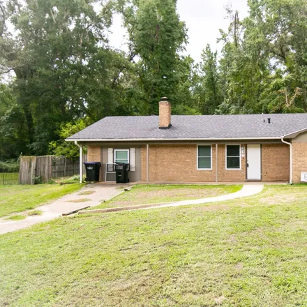 Buy this 3 bed house on 118 Hill Street in Longview, TX 75605