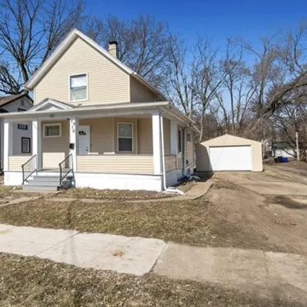 Image 2 - 1501 Mulberry Street, Rockford, IL 61101, USA - House for sale
