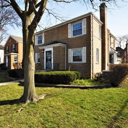 Rent this 3 bed house on 6815 Lowell Avenue in Lincolnwood, Niles Township