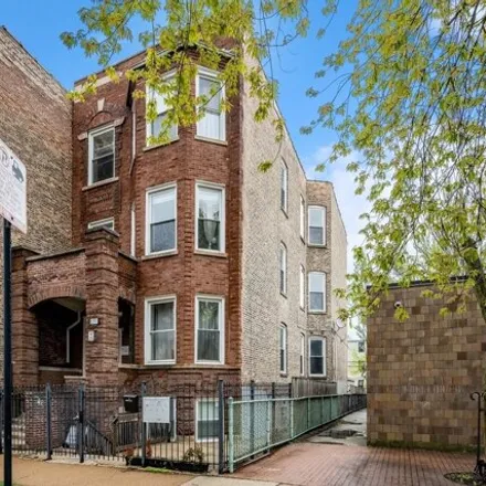 Buy this 8 bed house on 1357 North Rockwell Street in Chicago, IL 60647