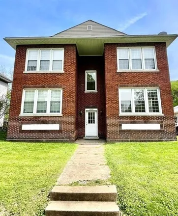 Rent this 1 bed house on 2412 Edison Avenue in Granite City, IL 62040
