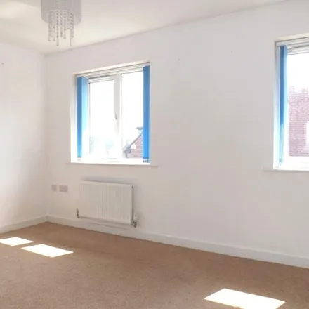 Image 7 - Orchid Crescent, Sheffield, S5 6GL, United Kingdom - Townhouse for rent
