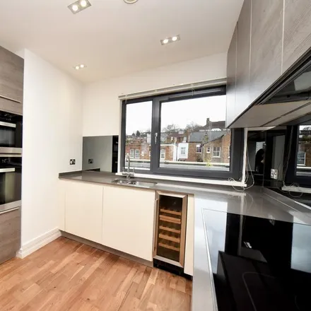 Image 3 - Madoc Close, Childs Hill, London, NW2 2BG, United Kingdom - Apartment for rent