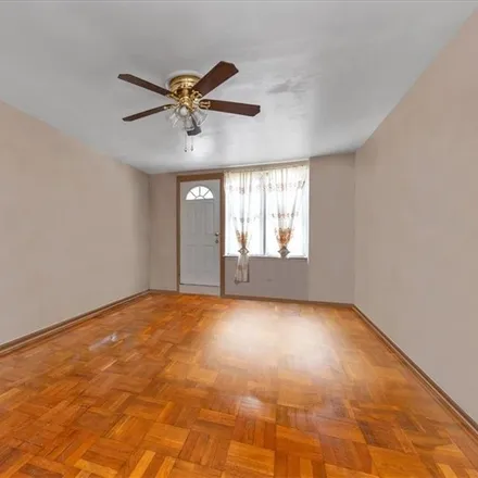 Image 4 - 400 E. 17thStreet, 400 East 17th Street, New York, NY 11226, USA - Condo for sale