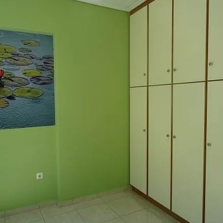 Rent this 3 bed apartment on Τεχνική Υπηρεσία Δήμου Ελληνικού-Αργυρούπολης in Αθανασίου Διάκου, Argyroupoli