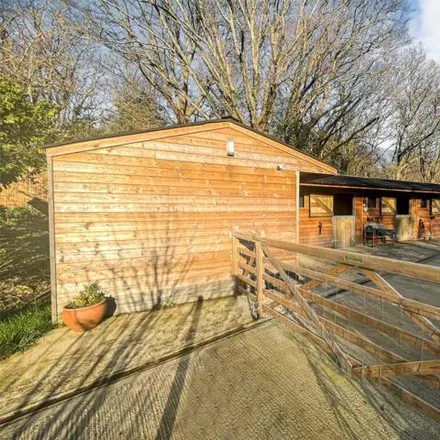 Image 2 - Hop Gardens, Uckfield, East Sussex, Tn22 - House for sale