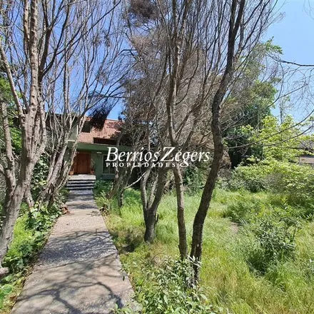 Rent this 6 bed house on Camino Otoñal 1165 in 771 0171 Provincia de Santiago, Chile