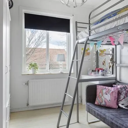 Rent this 3 bed apartment on Övre Buråsliden 19 in 412 82 Gothenburg, Sweden