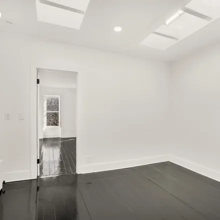 Image 2 - 480 Putnam Avenue, New York, NY 11221, USA - Townhouse for rent