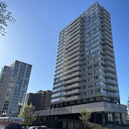 Buy this 1 bed condo on 5601 North Sheridan Road in Chicago, IL 60626