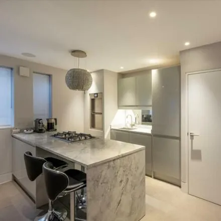 Image 2 - Vernon Yard, London, W11 2DN, United Kingdom - Townhouse for sale