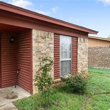 Image 8 - 215 Phillips Road, McGregor, TX 76657, USA - House for sale