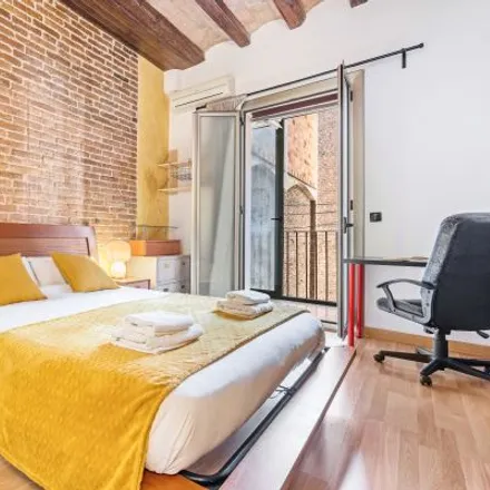 Rent this 2 bed apartment on Barcelona en Comú in Carrer de la Marina, 131