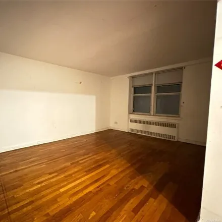 Image 4 - 42-45 Kissena Blvd Unit 2b, Flushing, New York, 11355 - Apartment for sale