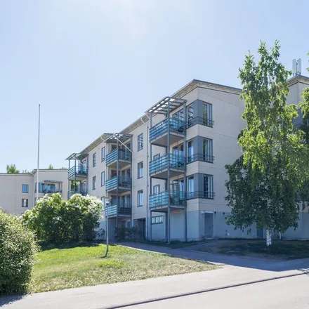 Rent this 4 bed apartment on Puuskarinne 7 in 00850 Helsinki, Finland