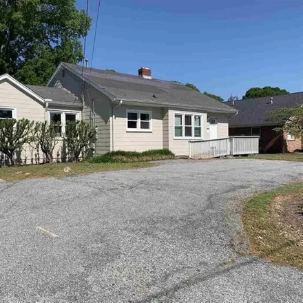 Rent this studio house on Northeast Main Street in Simpsonville, SC 29681