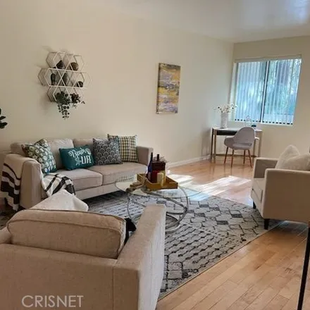 Image 5 - 4539 Coldwater Canyon Avenue, Los Angeles, CA 91604, USA - Condo for sale