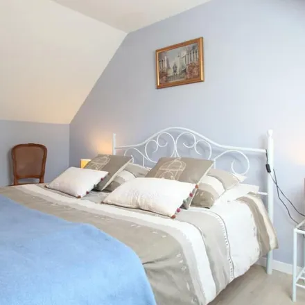 Rent this 2 bed townhouse on 50450 Montaigu-les-Bois