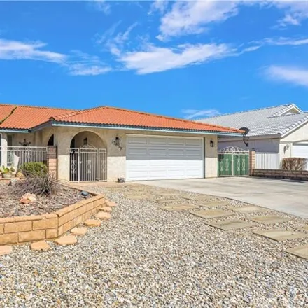 Image 4 - 13651 Spring Valley Parkway, Victorville, CA 92395, USA - House for sale
