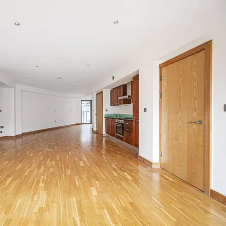 Image 2 - The Greenway, London, E3 2NX, United Kingdom - Apartment for rent
