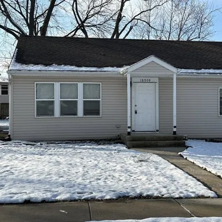 Rent this 3 bed house on 3923 189th Street in Flossmoor, Rich Township