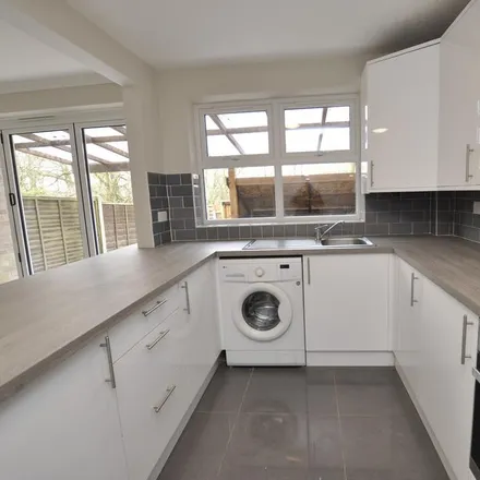 Image 5 - Parklands Drive, Chelmsford, CM1 7PL, United Kingdom - Room for rent