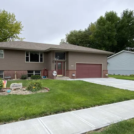 Buy this 4 bed house on 3064 31st Avenue in Columbus, NE 68601