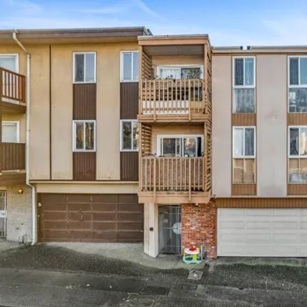 Buy this 8 bed house on Woodrow Wilson Elementary School in Vista Grande Avenue, Daly City