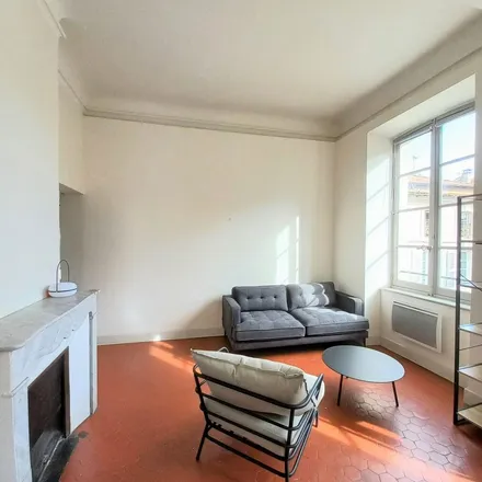 Image 3 - 24 Avenue de Fontcouverte, 84000 Avignon, France - Apartment for rent