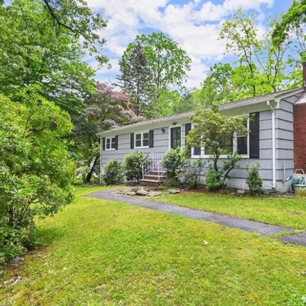 Buy this 3 bed house on 17 Quail Drive in Ridgefield, CT 06877