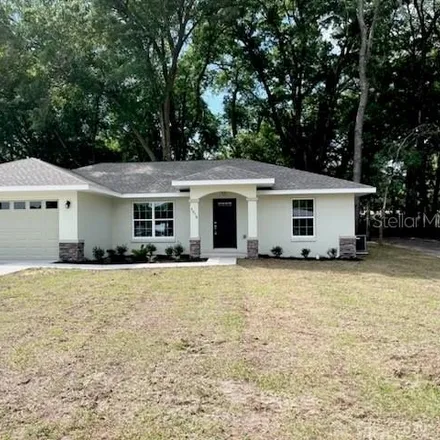 Buy this 3 bed house on 5096 Southeast 137th Place in Marion County, FL 34491