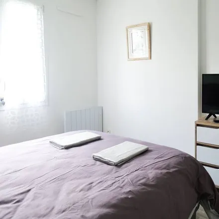 Image 1 - 85100 Les Sables-d'Olonne, France - Apartment for rent