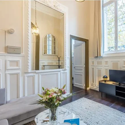 Rent this 4 bed apartment on 41 Avenue de Friedland in 75008 Paris, France