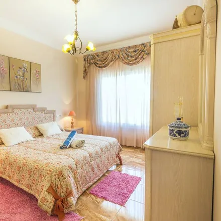 Rent this 3 bed house on 29120 Alhaurín el Grande