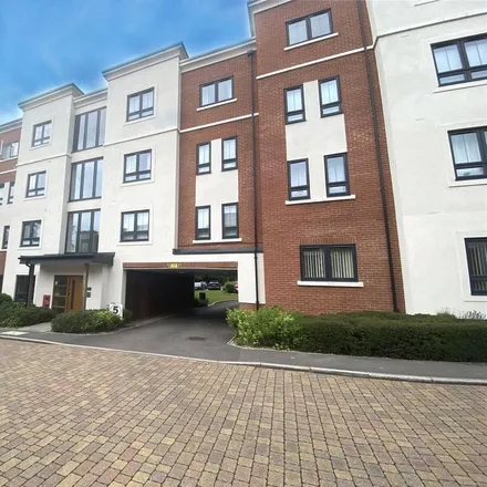 Rent this 2 bed apartment on unnamed road in Binfield, RG42 4FG