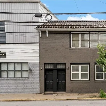 Buy this studio house on 3 Boggs Ave in Pittsburgh, Pennsylvania