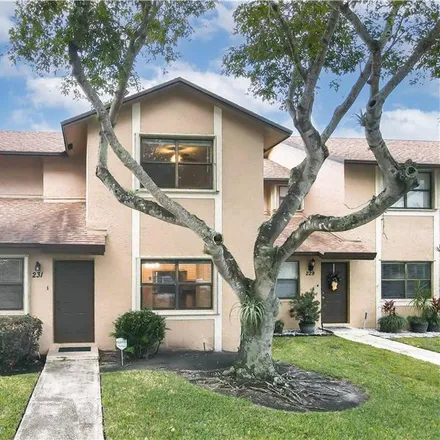 Rent this 3 bed townhouse on 268 Lakeside Circle in Sunrise, FL 33326