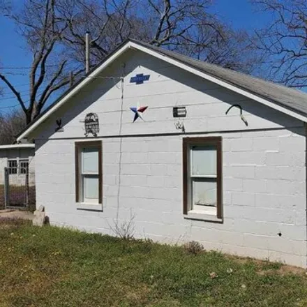 Image 4 - 832 W 8th St, Junction City, Kansas, 66441 - House for sale