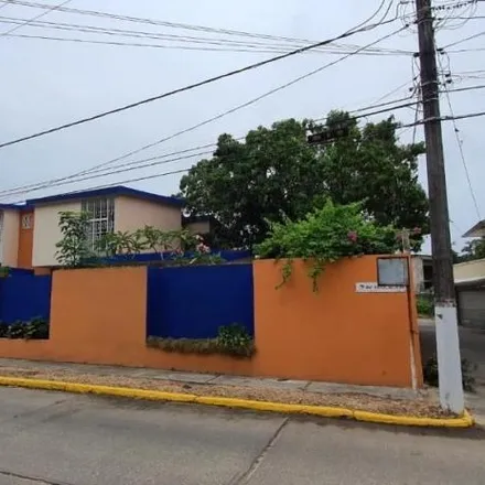 Buy this 5 bed house on Universidad para el Bienestar Benito Juárez García in Avenida Educación, 96848 Minatitlán