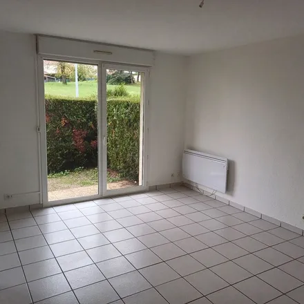 Rent this 3 bed apartment on 20b Rue Louis de Charbonnel in 43120 Monistrol-sur-Loire, France