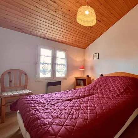 Rent this 1 bed apartment on Dolus d'Oléron (3 km) - Parc aquatique IléO in Route de l'Écorcherie, 17550 Les Allards