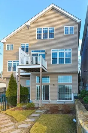 Image 4 - 210 South Quinsigamond Avenue, Edgemere, Shrewsbury, MA 01604, USA - Townhouse for sale