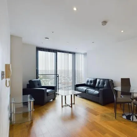 Image 1 - Saint Paul's Tower, 7 St Paul's Square, The Heart of the City, Sheffield, S1 2LJ, United Kingdom - Room for rent