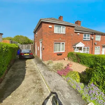 Buy this 2 bed townhouse on Saunders Road in Sheffield, S2 5EQ