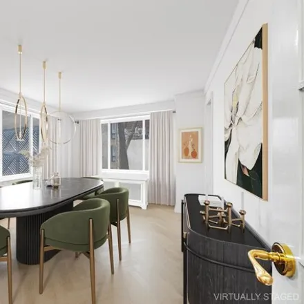 Image 3 - 33 East 65th Street, New York, NY 10021, USA - Apartment for sale
