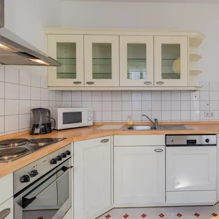 Rent this 2 bed apartment on Fehrbelliner Straße 27 in 10119 Berlin, Germany
