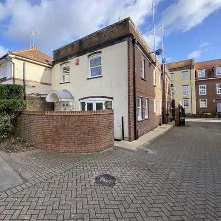 Rent this 3 bed townhouse on Link House in New Orchard, Poole