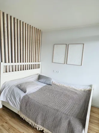 Rent this 2 bed apartment on Inheidener Straße 69 in 60385 Frankfurt, Germany