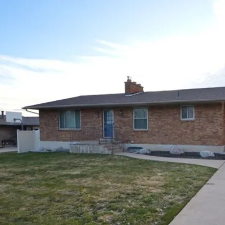 Buy this 5 bed house on 332 Mourning Dove Circle in Kaysville, UT 84037