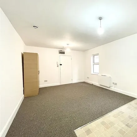 Rent this 1 bed apartment on Tillotson Road in London, N9 9AG